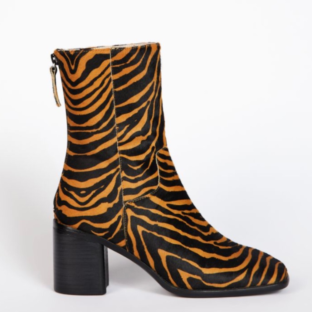 NWOT Intentionally Blank, PG Bootie: Tiger